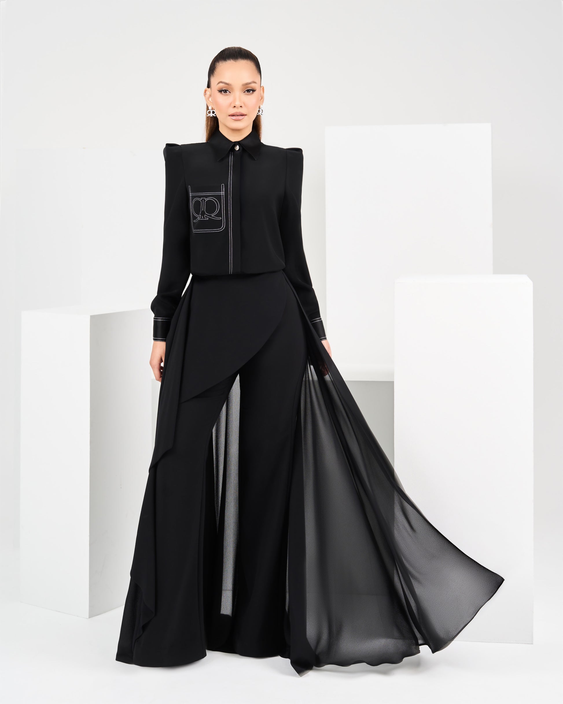 Emerra Pants in Black