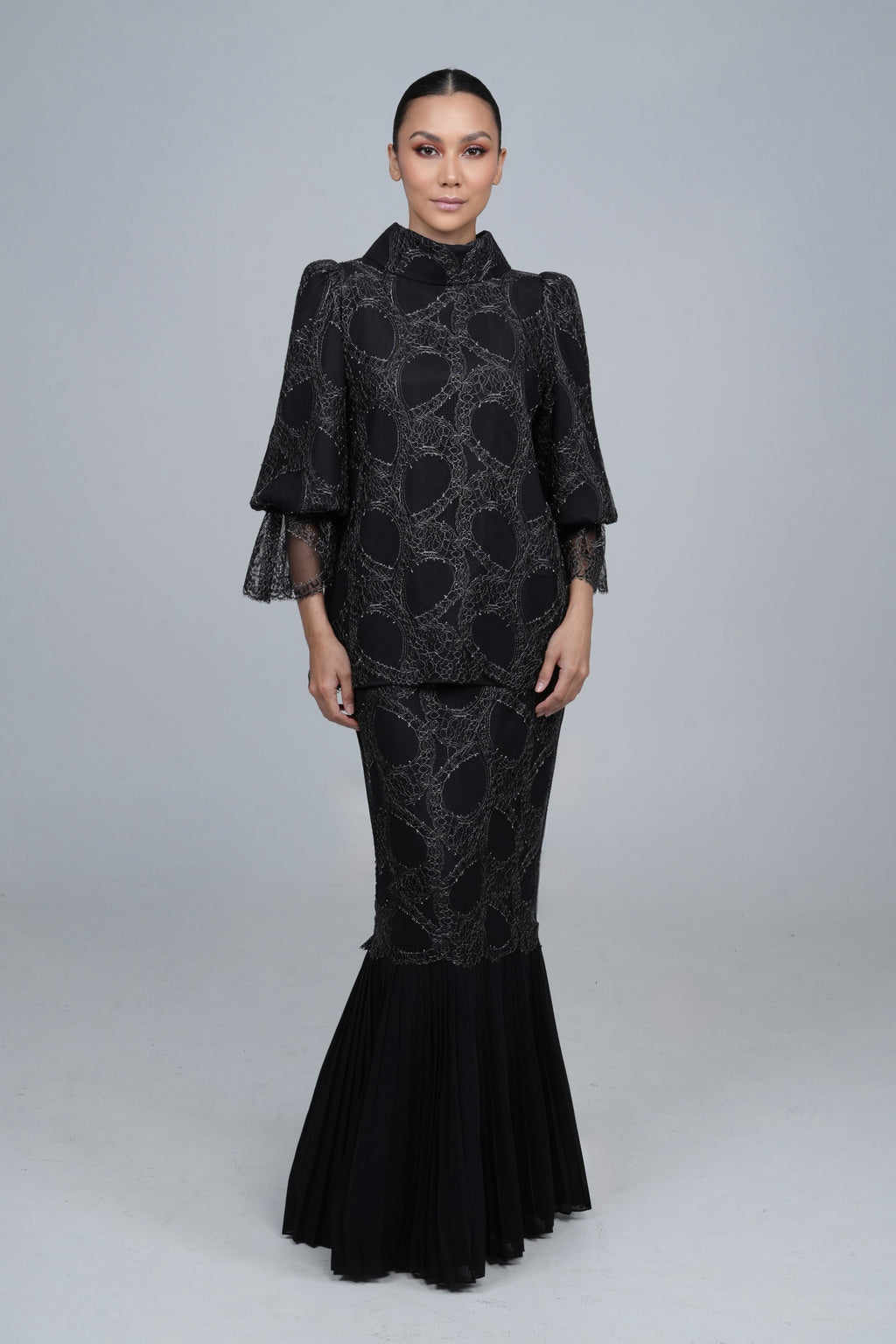 Carrmine in Black