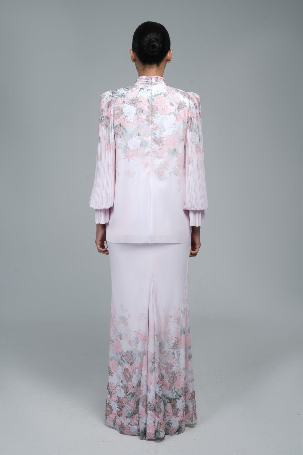 Catrriona in Pale Peach