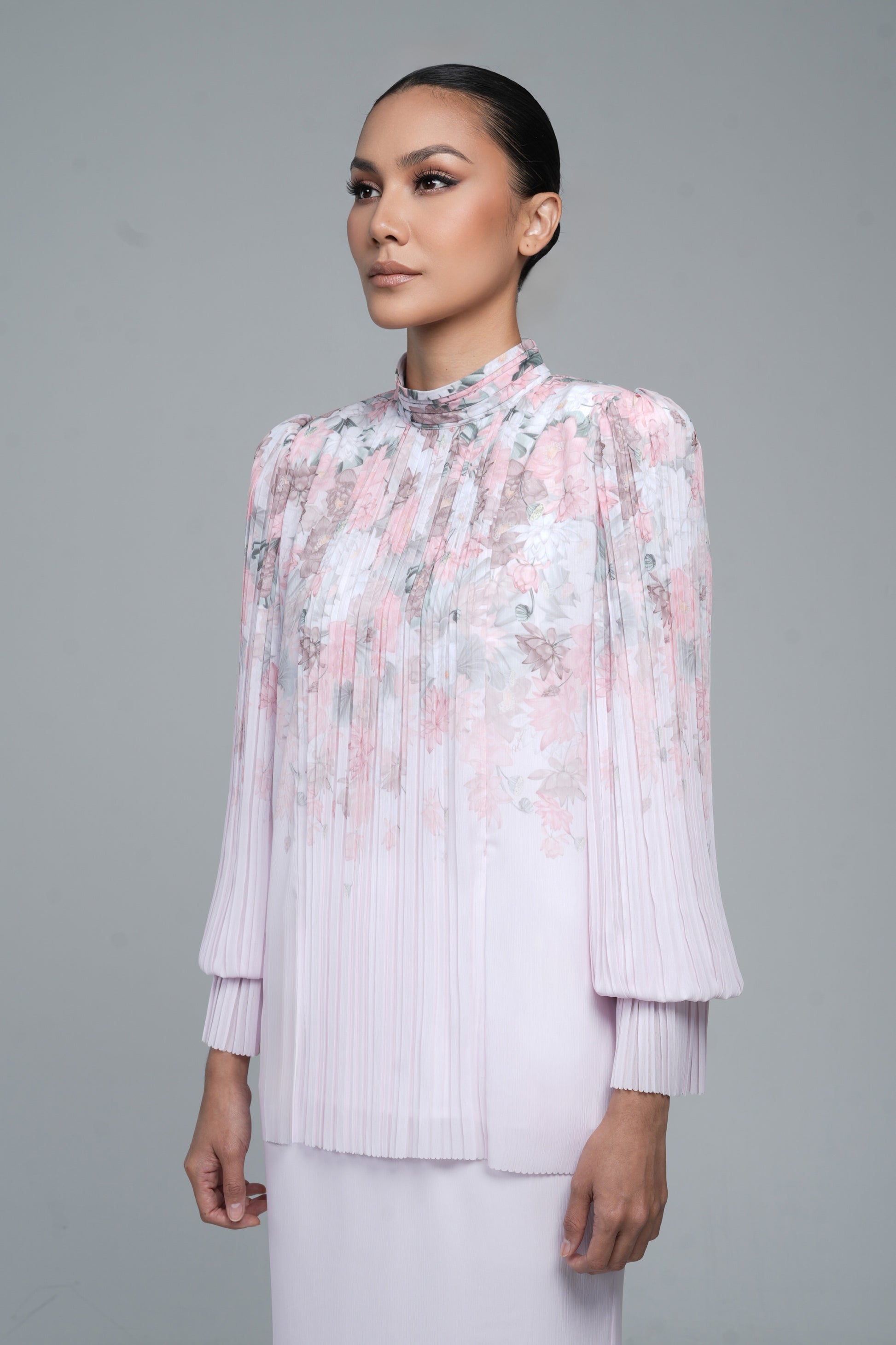 Catrriona in Pale Peach