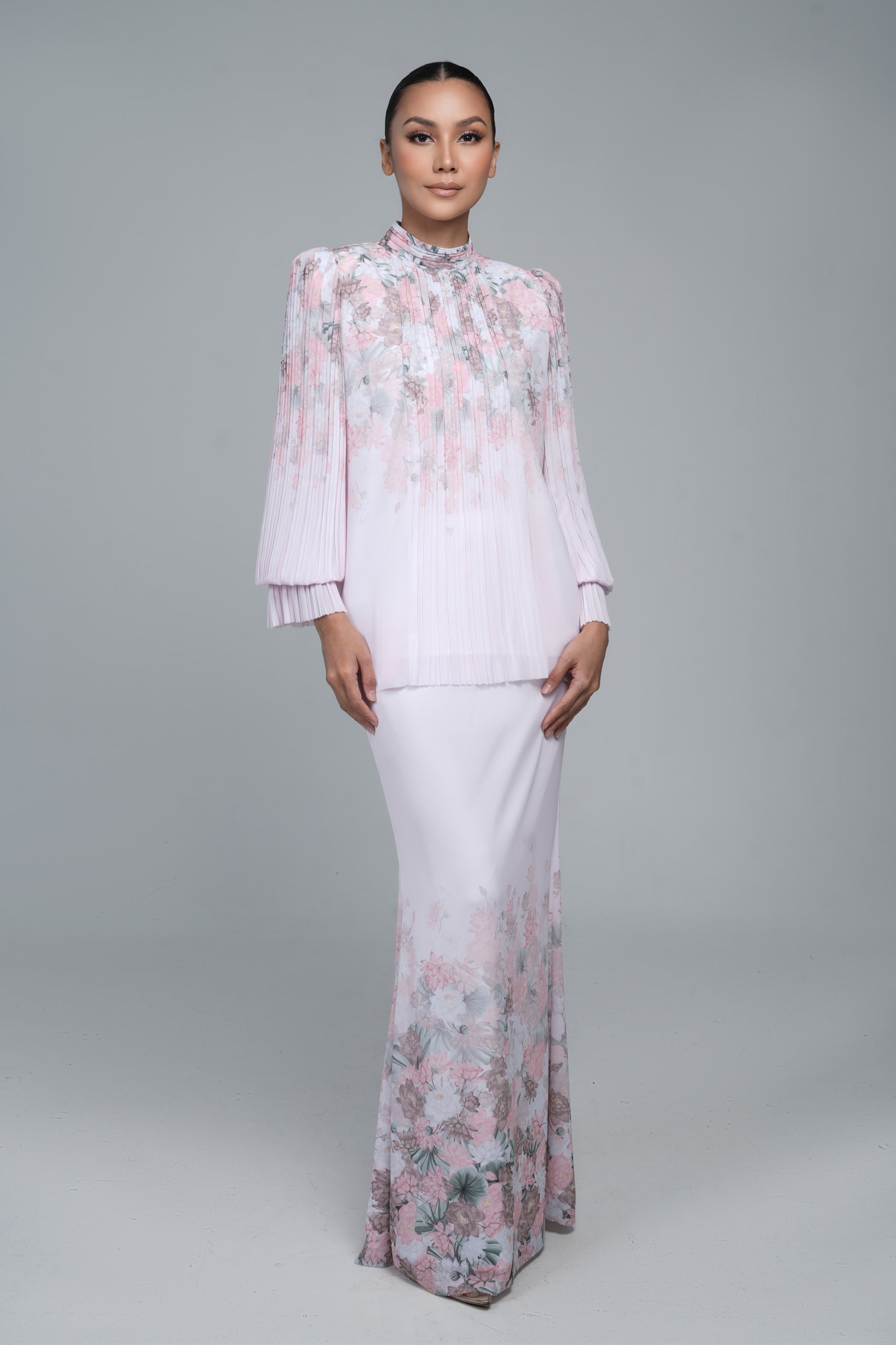 Catrriona in Pale Peach