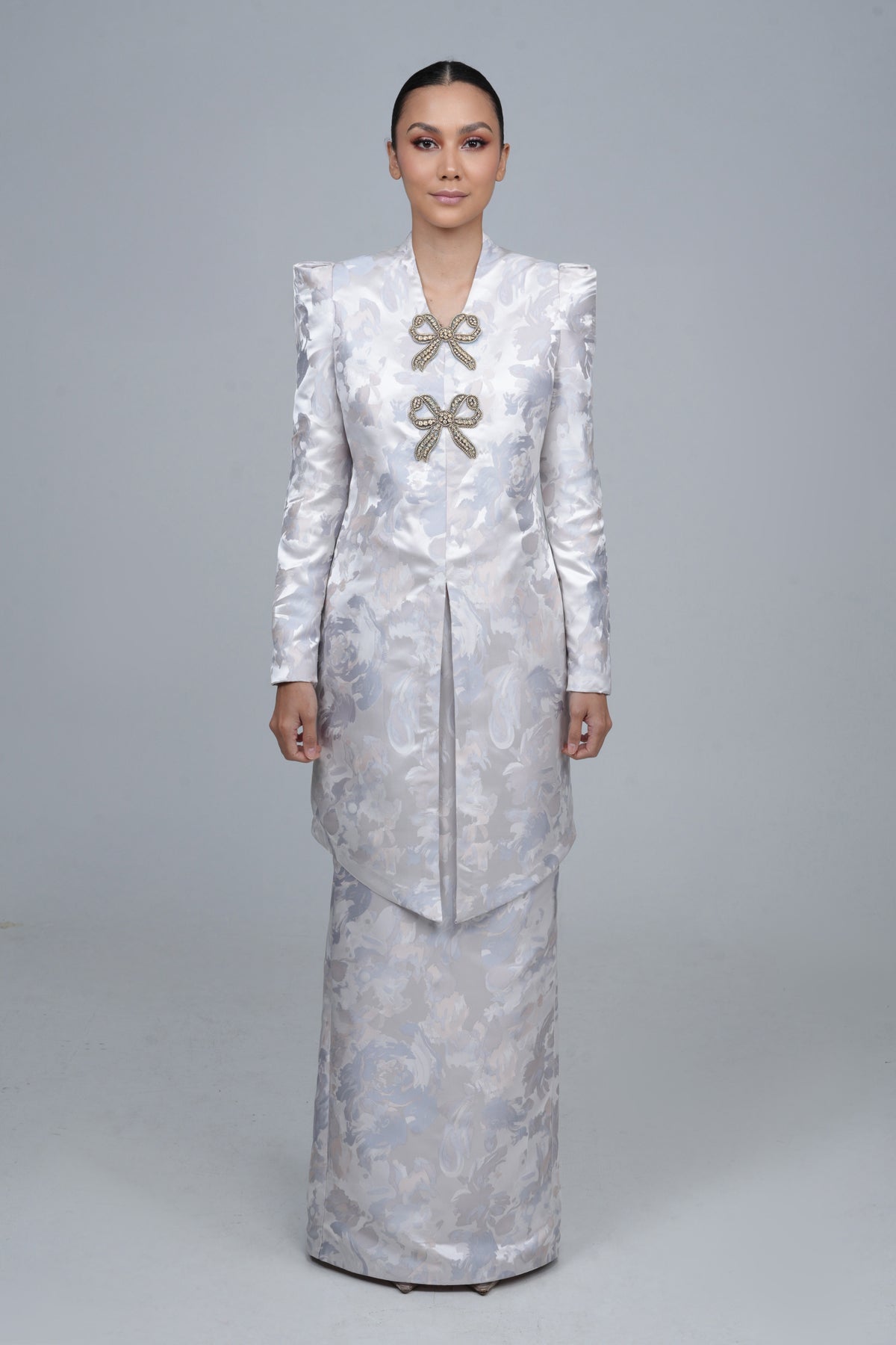 Clarrina in Pearl White