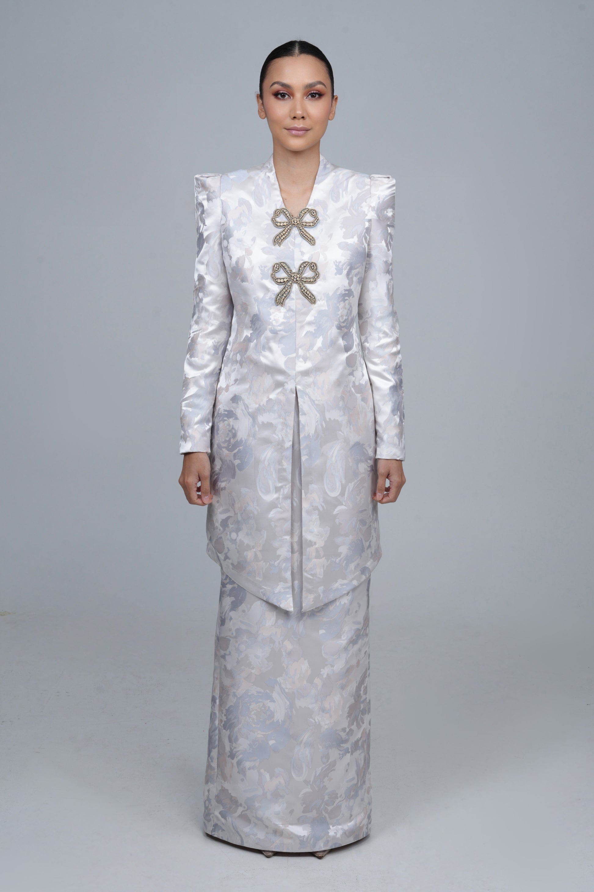 Clarrina in Pearl White