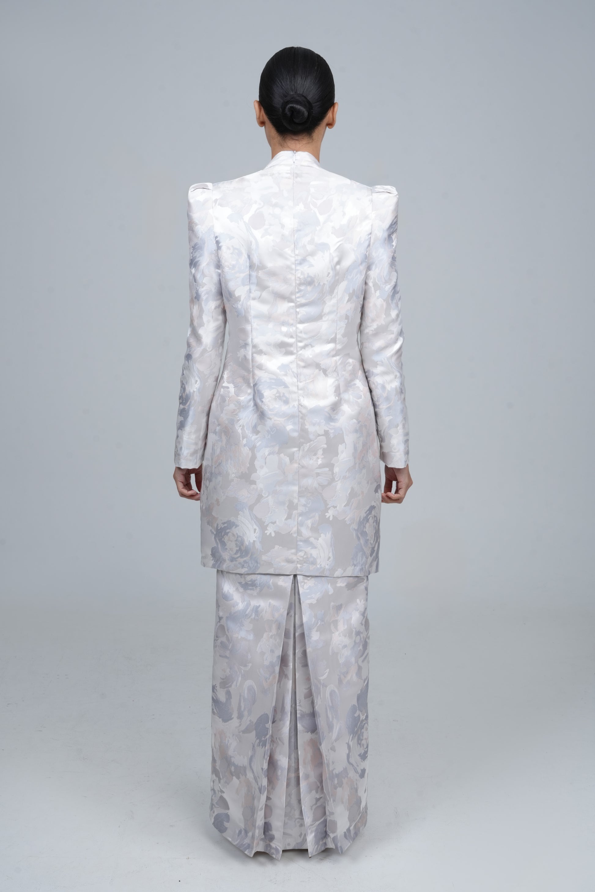 Clarrina in Pearl White