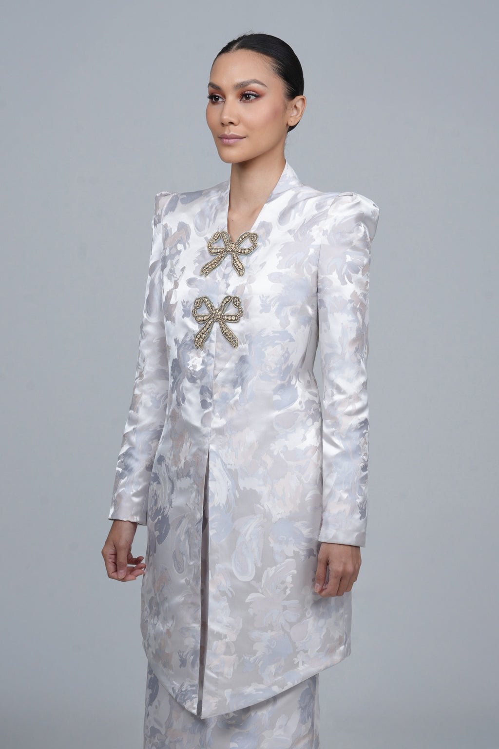 Clarrina in Pearl White