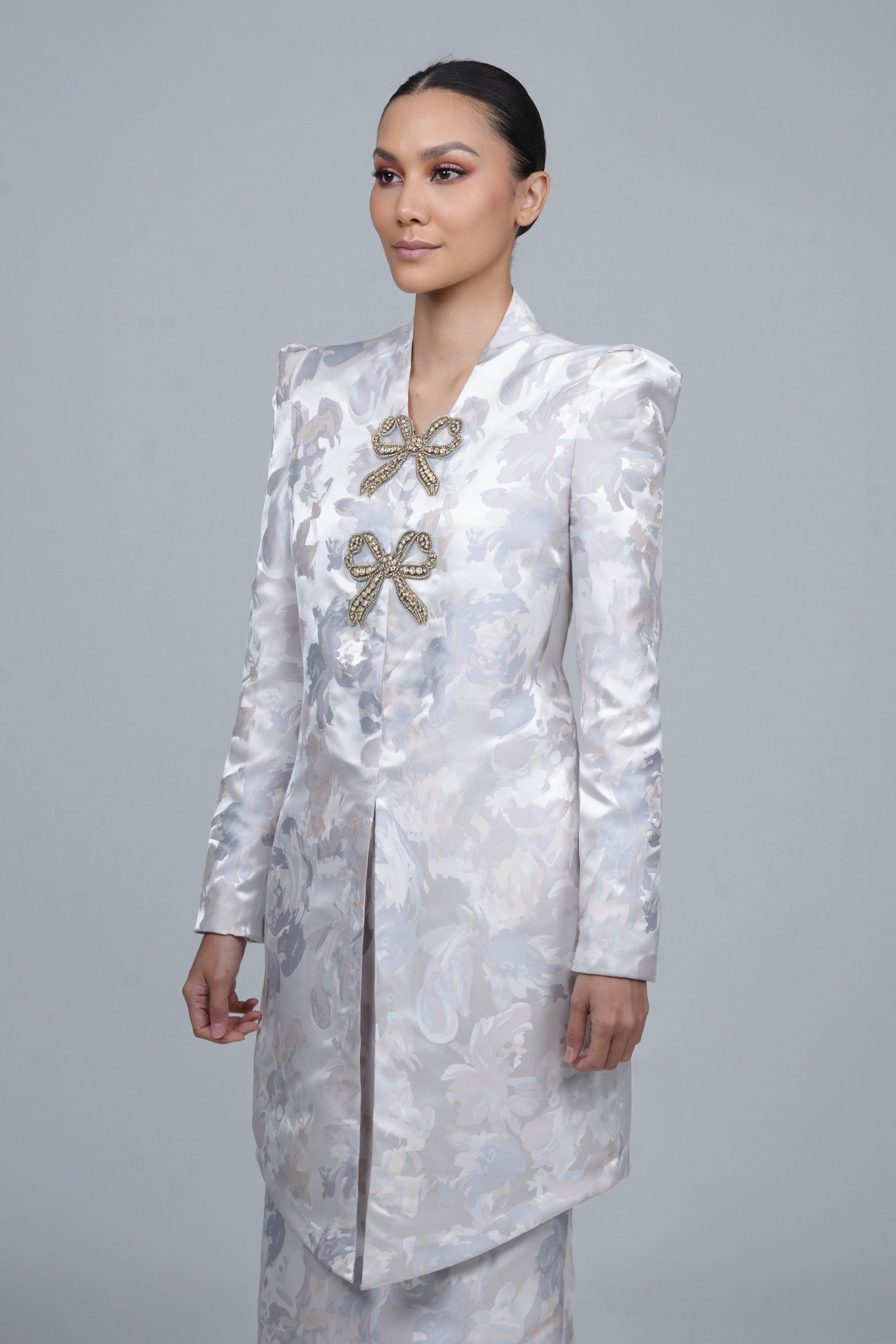 Clarrina in Pearl White