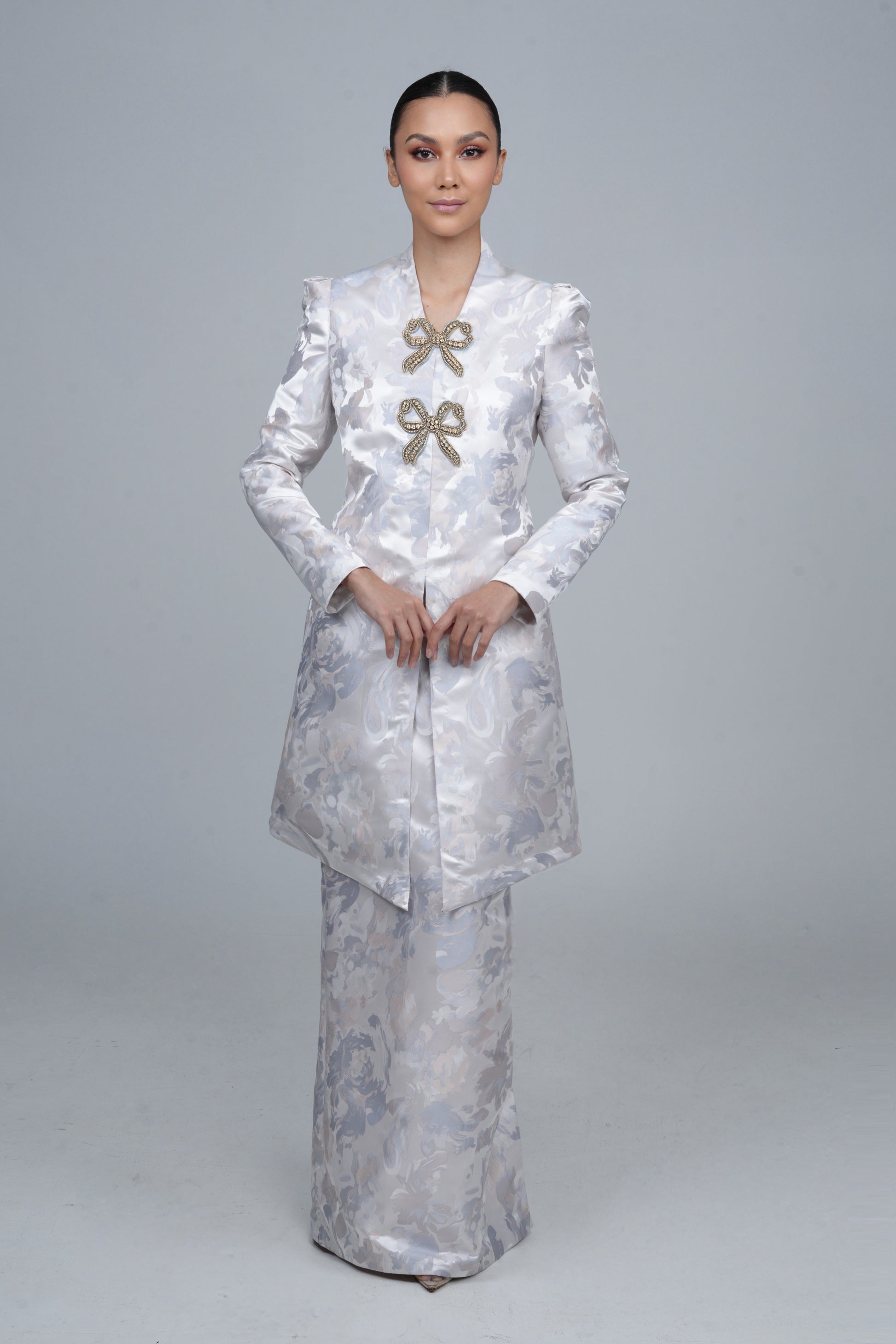 Clarrina in Pearl White