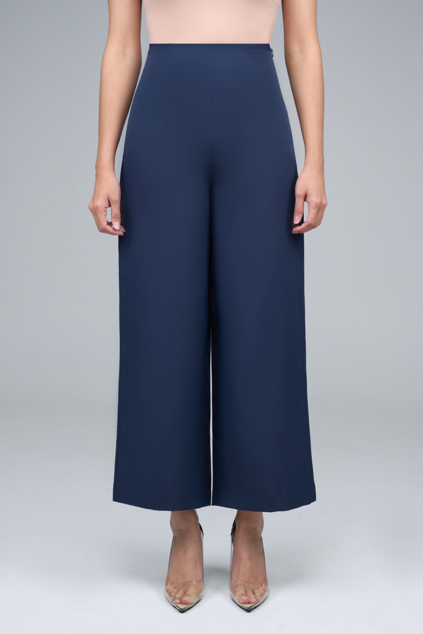 Della Pants in Navy