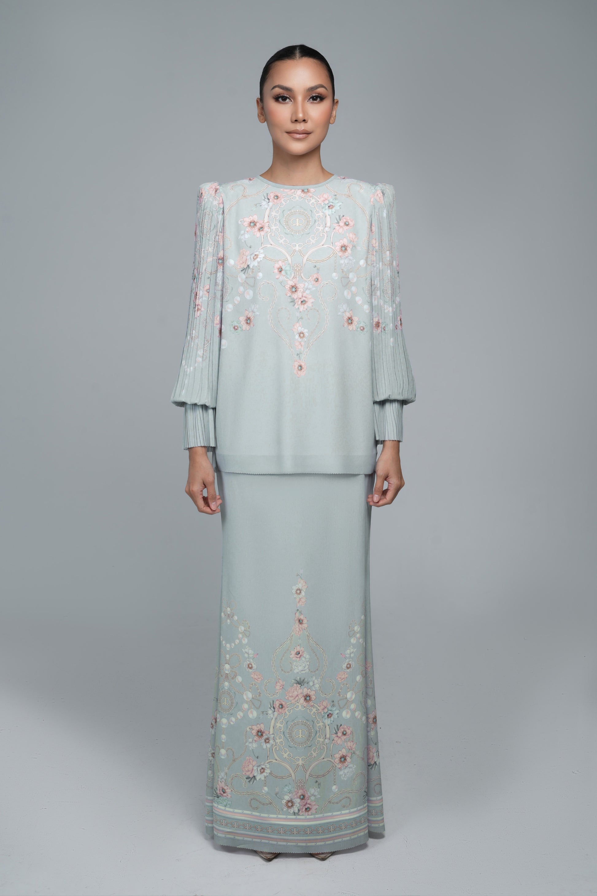 Lorreta in Milky Green