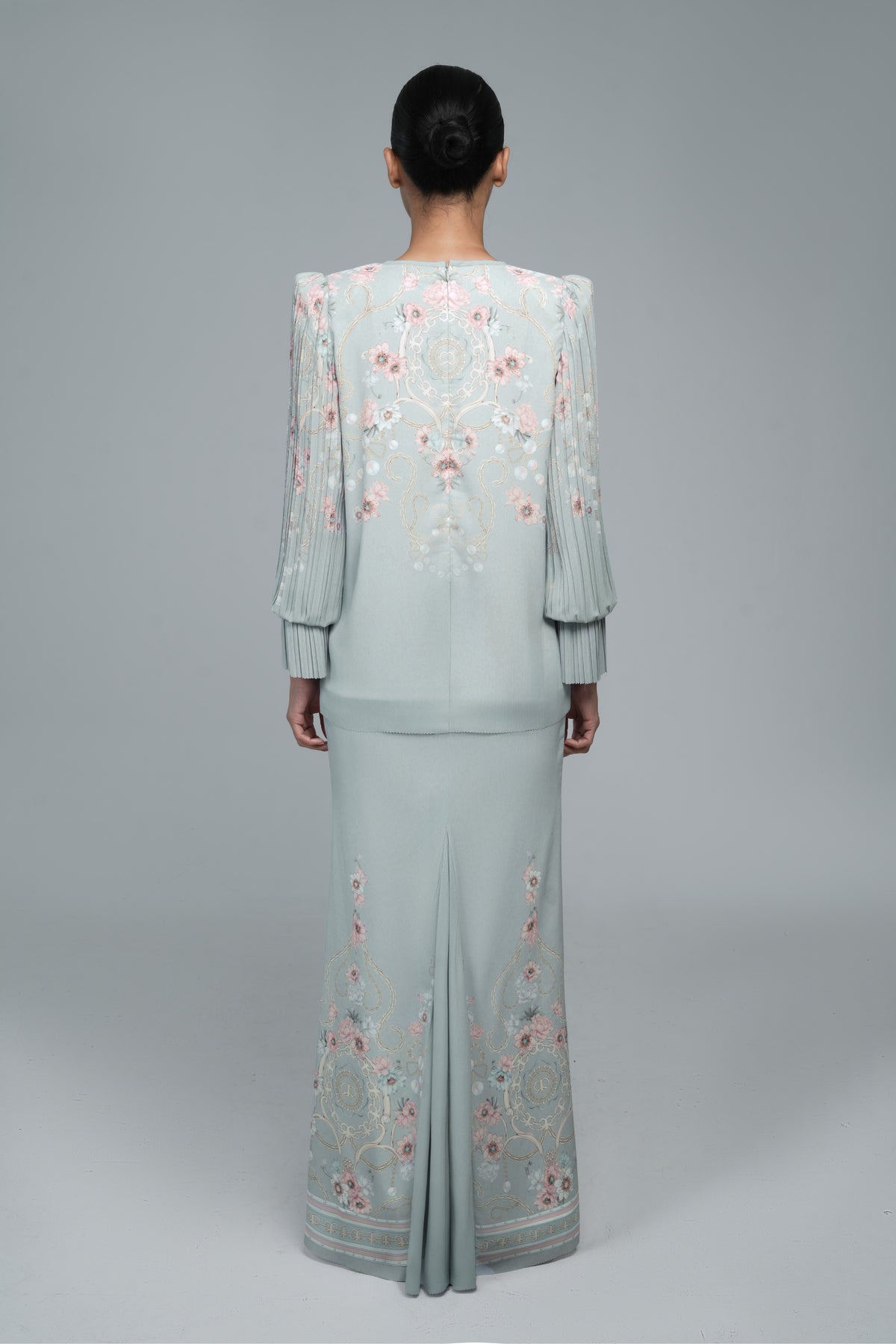 Lorreta in Milky Green