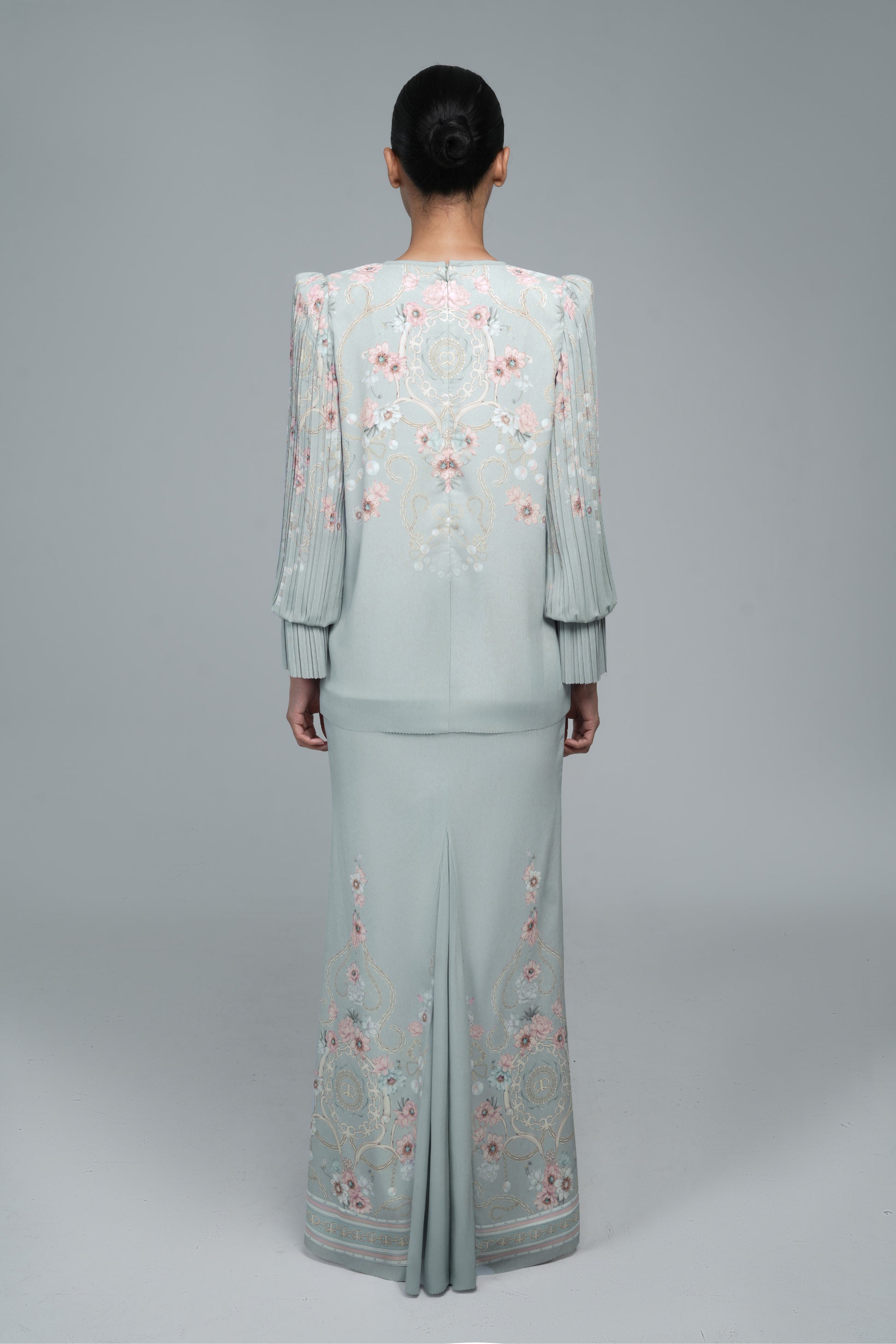 Lorreta in Milky Green