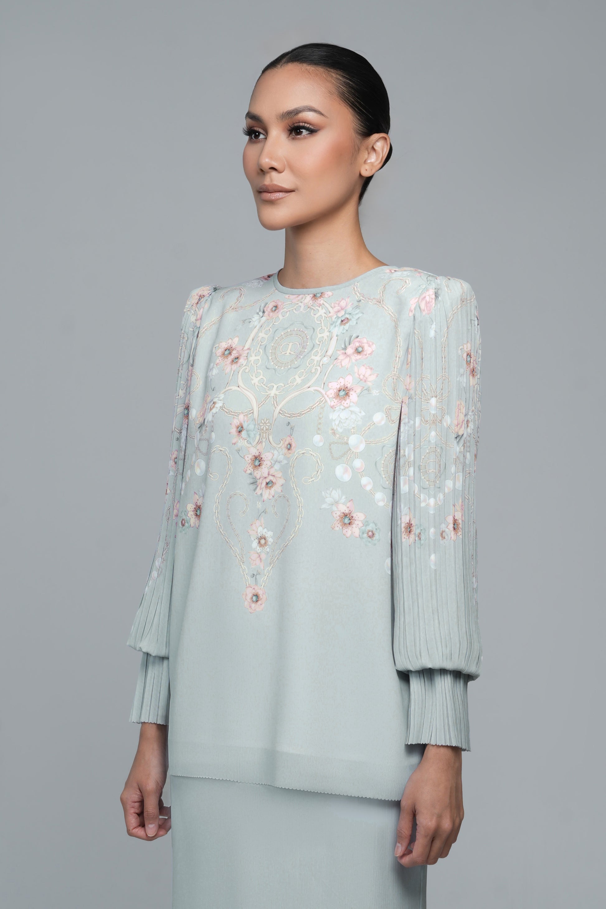 Lorreta in Milky Green