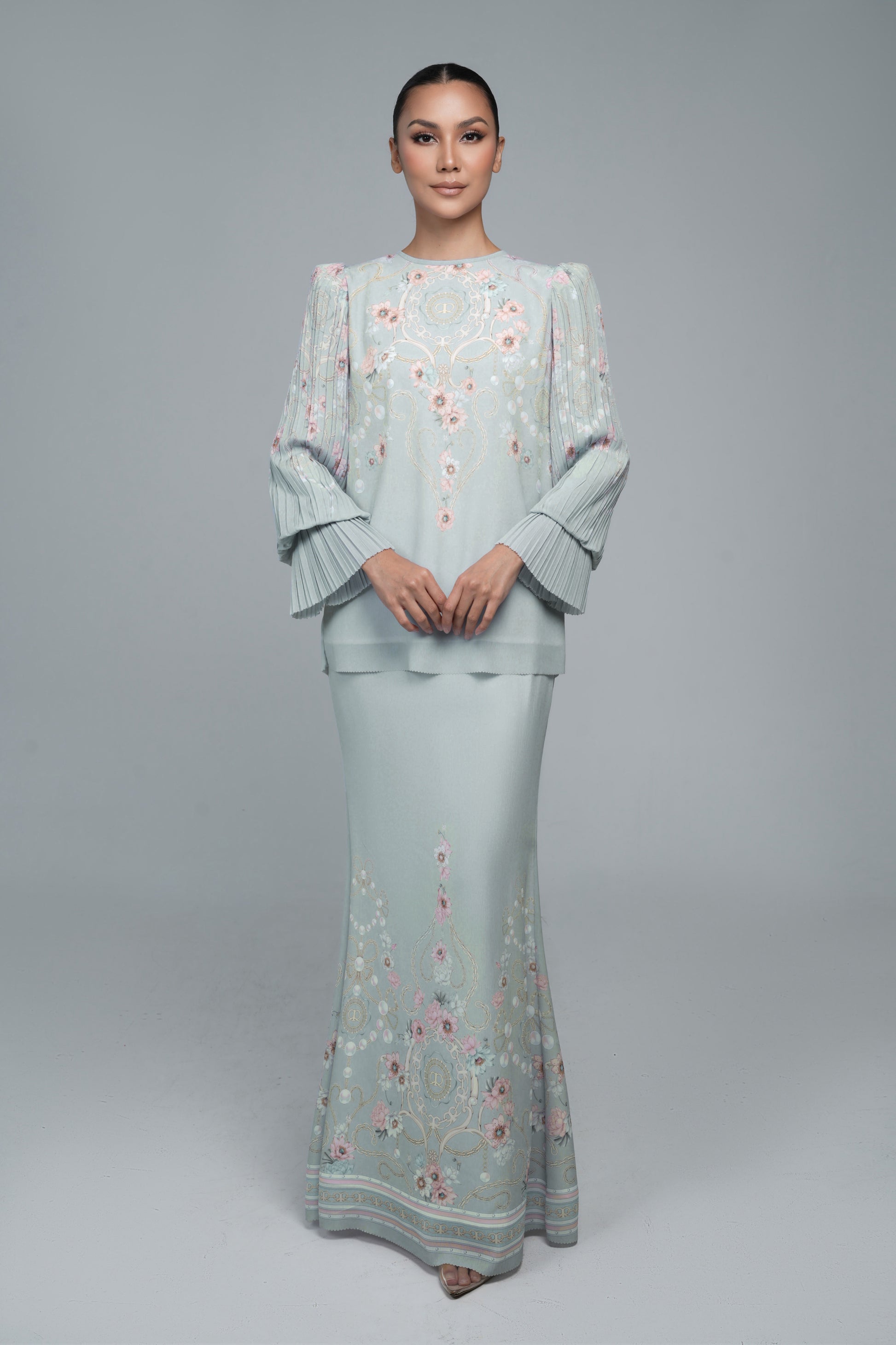 Lorreta in Milky Green