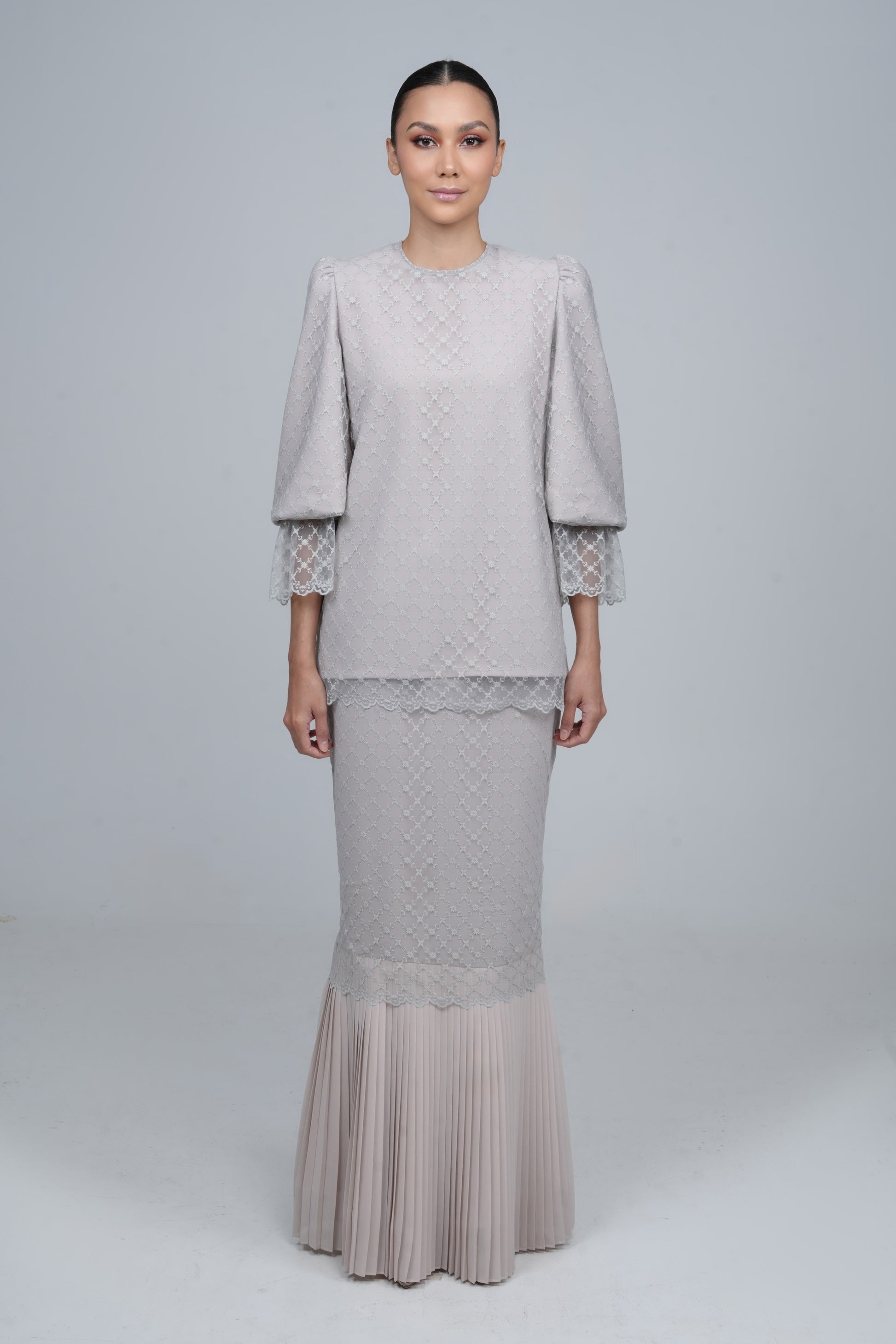 Mirrela in Desert Sage