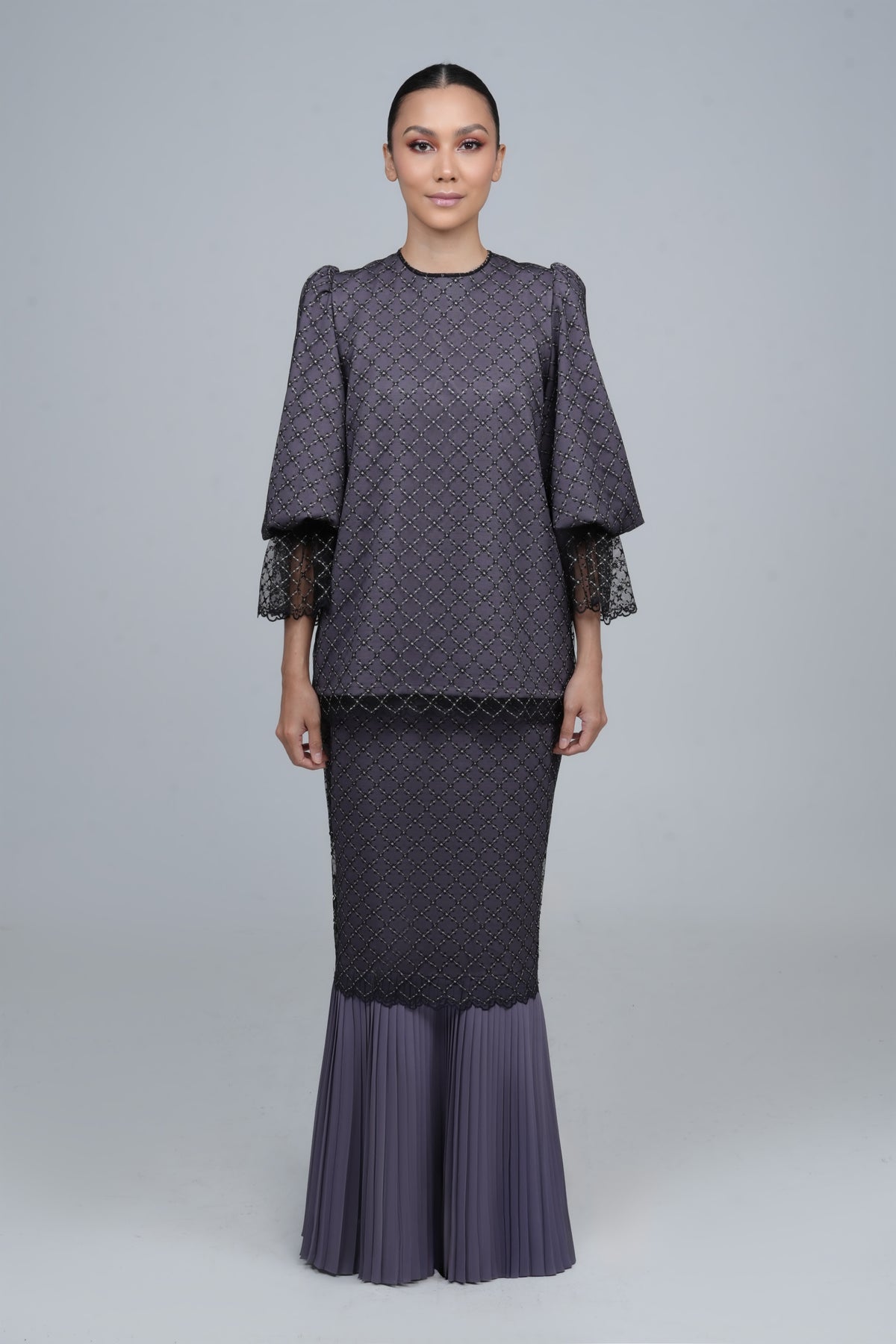 Mirrela in Lavender Frost