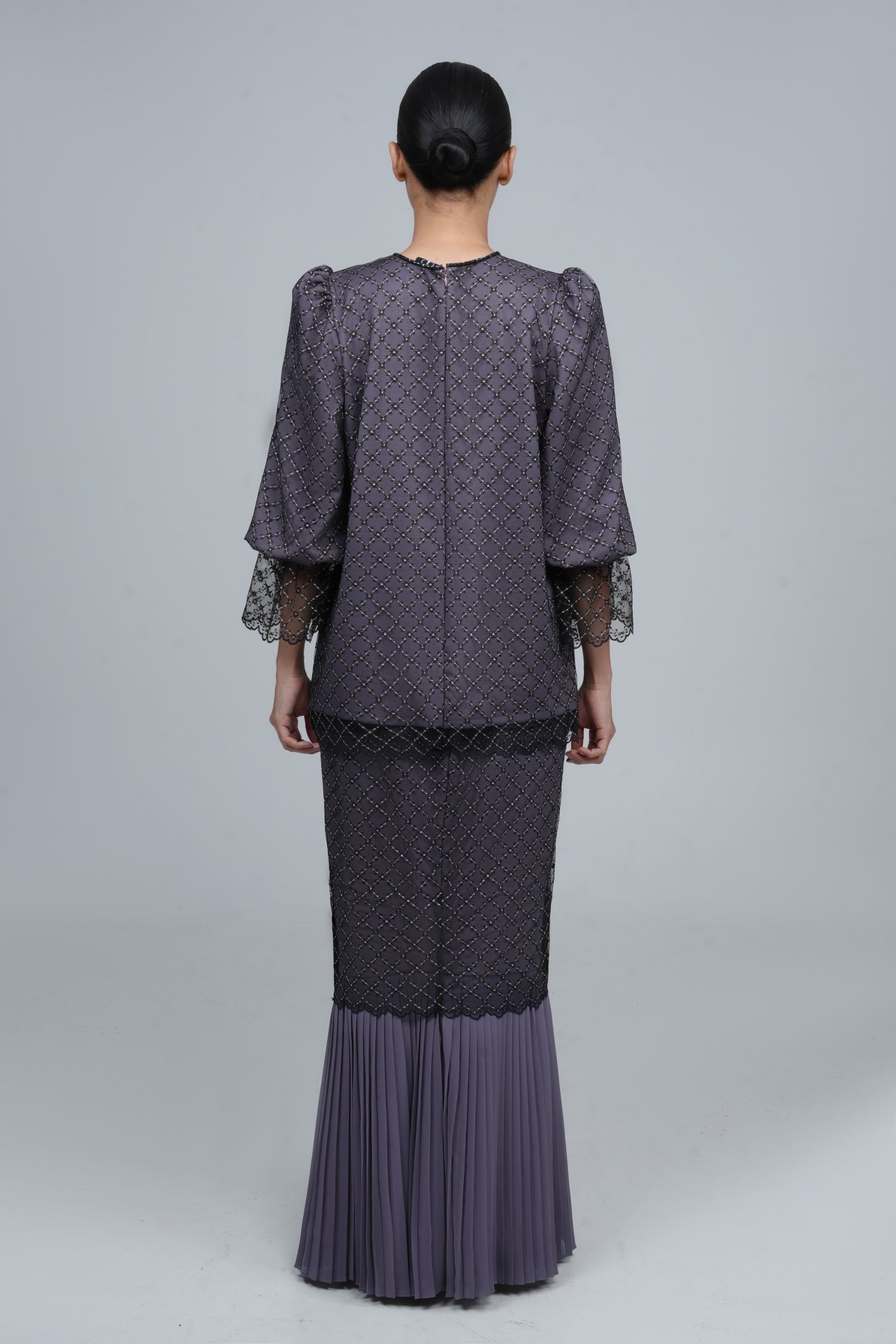 Mirrela in Lavender Frost