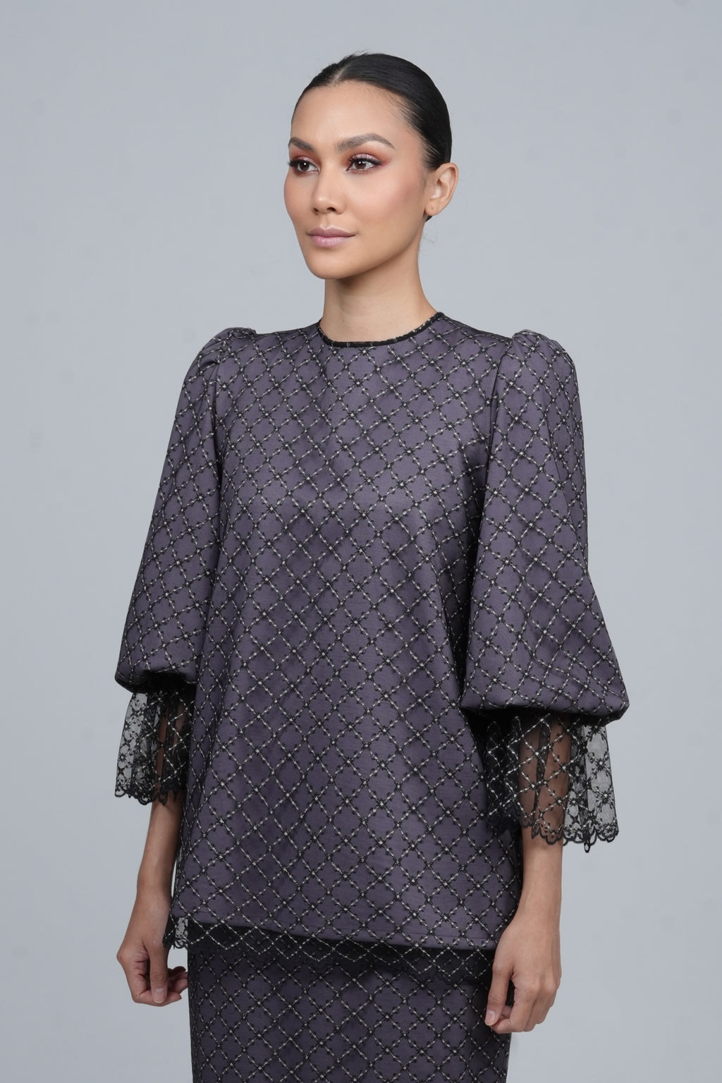 Mirrela in Lavender Frost