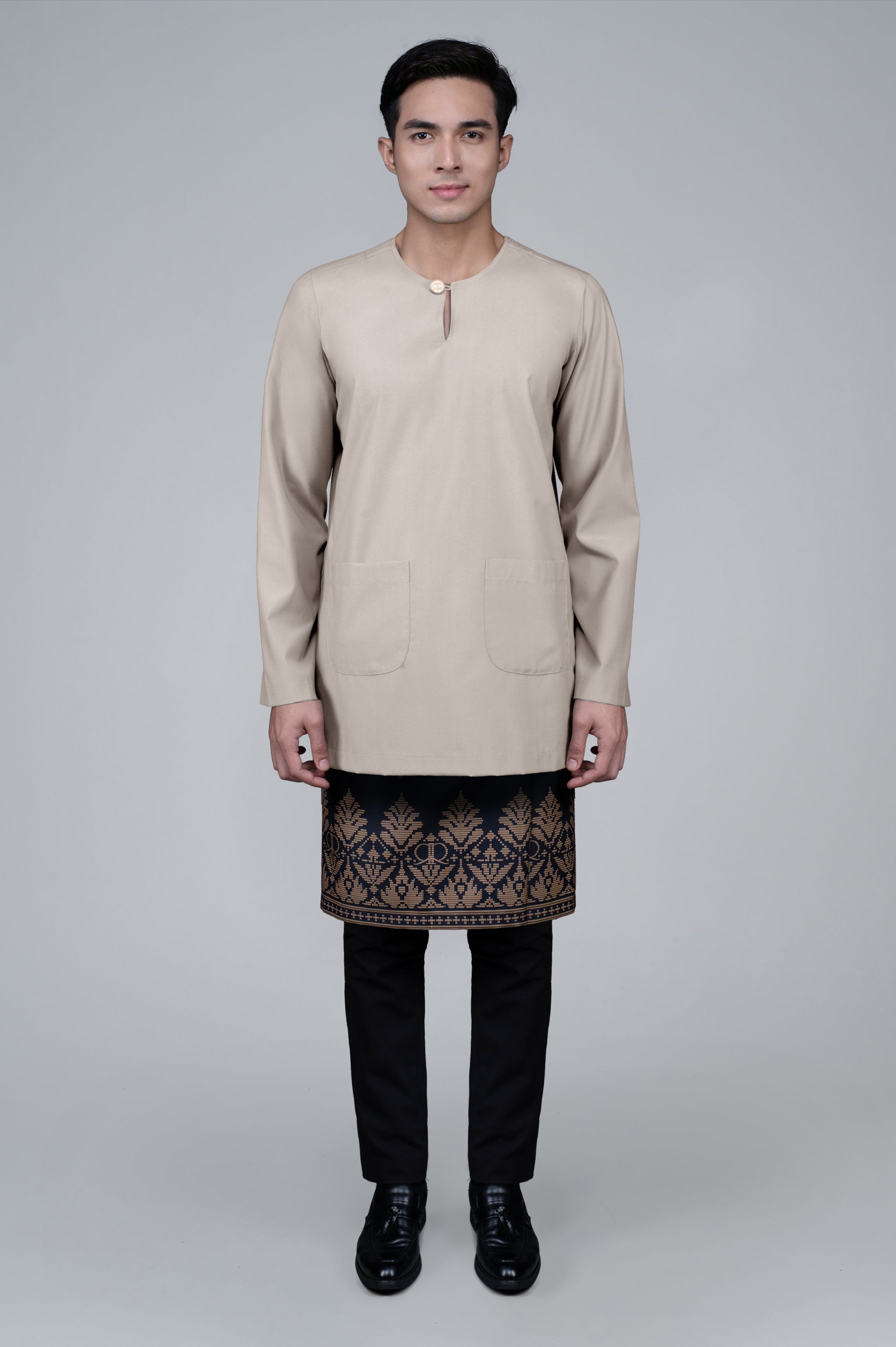 RR Baju Melayu Johor Set in Nude '25