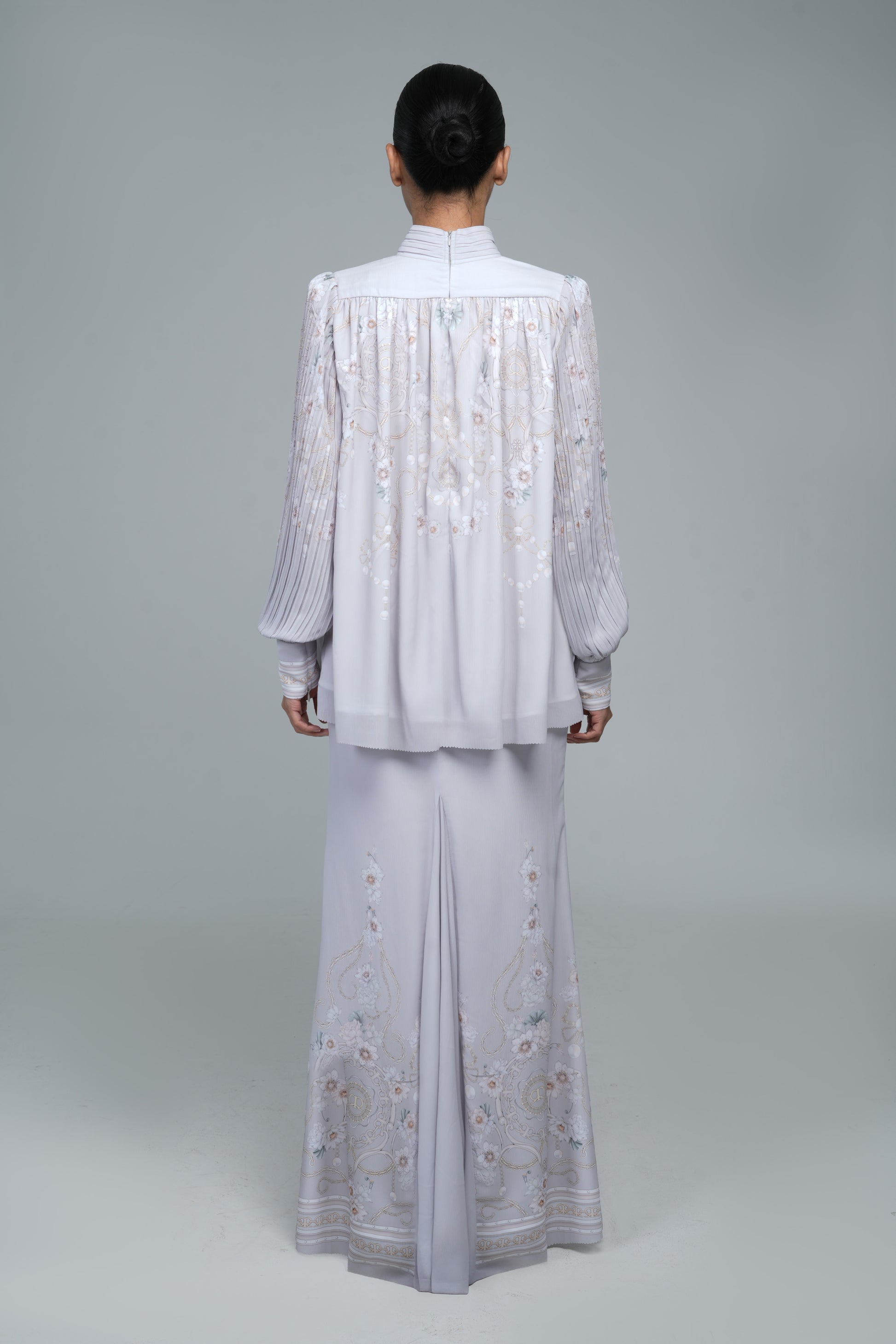 Sierra in Light Grey