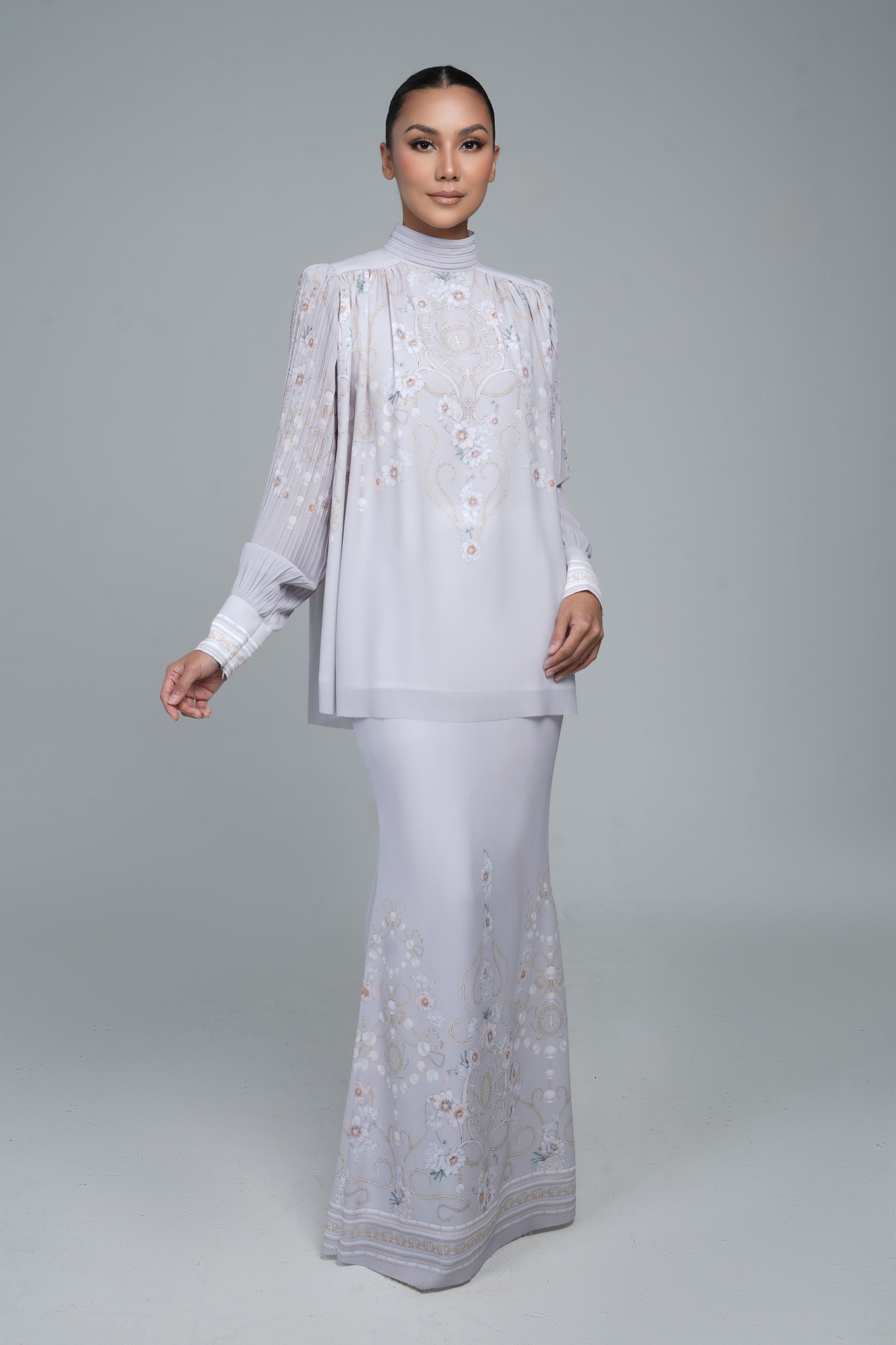 Sierra in Light Grey