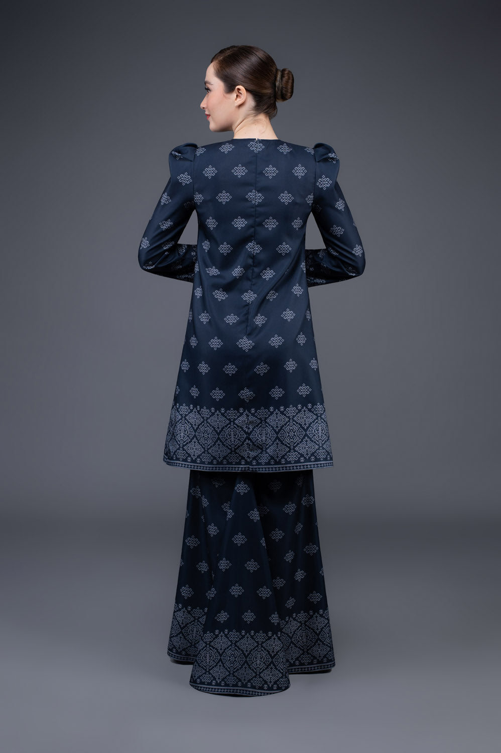 RR Baju Kurung Pahang Songket in Navy Silver